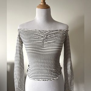 Lettuce hem long sleeve crop